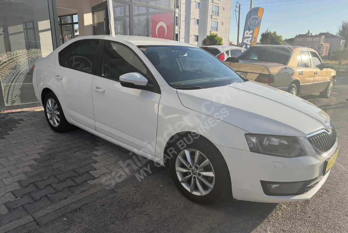 DÜZENLİ SERVİS BAKIMLI DİZEL OTOMATİK OCTAVİA EN DOLUSU
